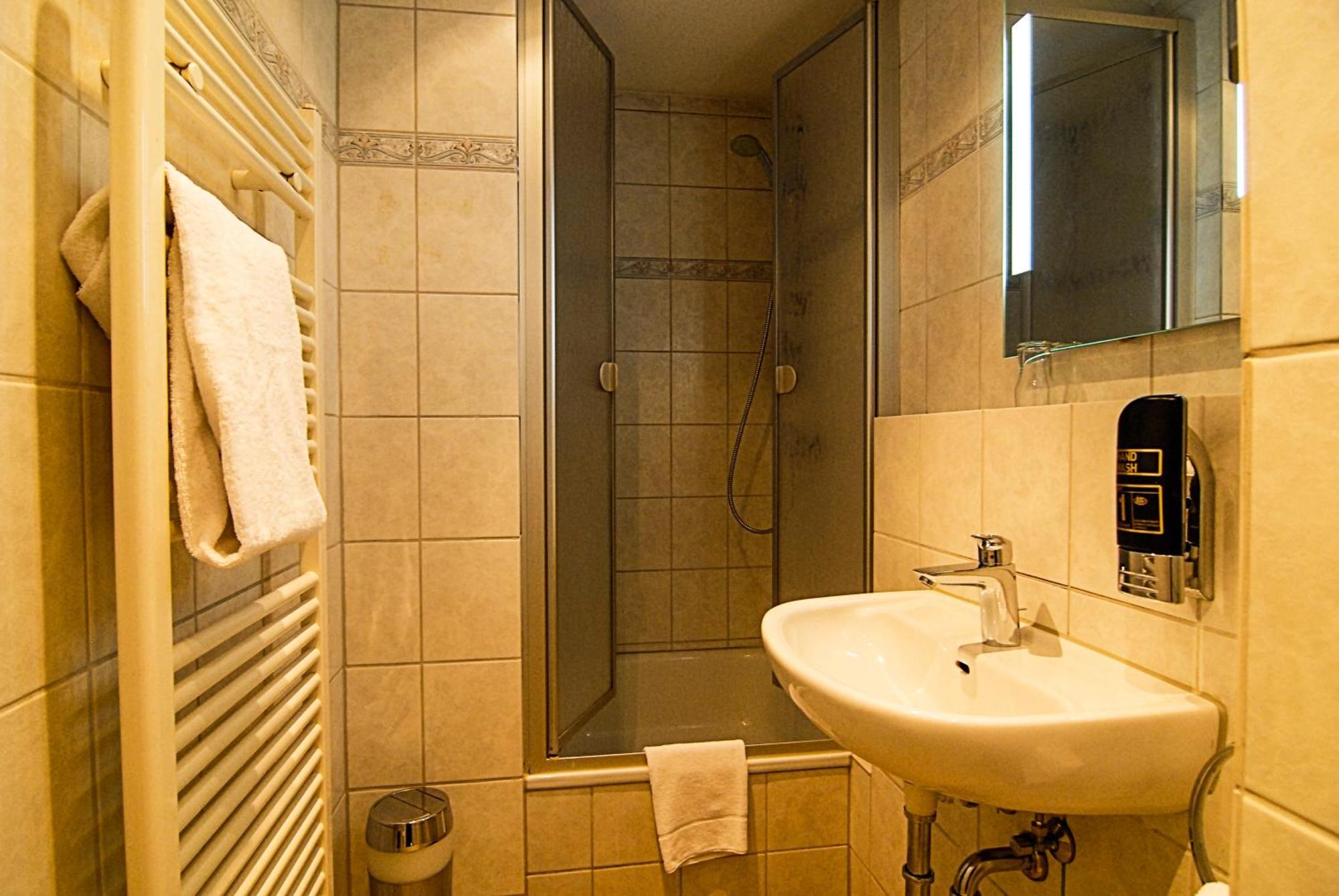 Adolphs Hotel Köln Oda fotoğraf